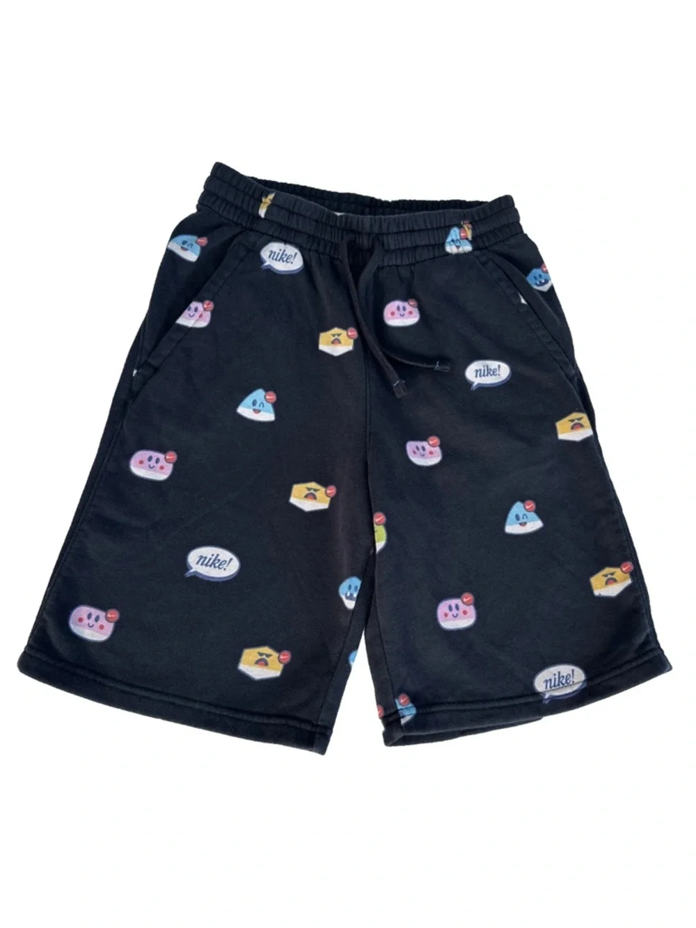 NIKE Sportswear AOP Moji Alumni Shorts Kids XL Black Emoji Air Max DJ9872-010